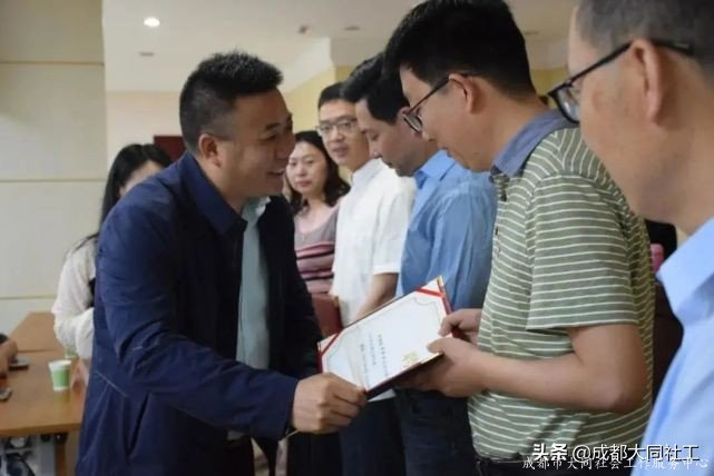 同同喜報 | 2021成都社工專家庫,5位同同導師獲聘4類專家成員