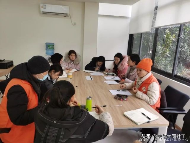 「蘇坡月報」将煩惱扔進舊(jiù)背包,再出發